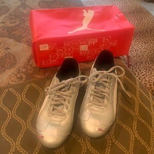 Women’s Puma athletic shoes size 6